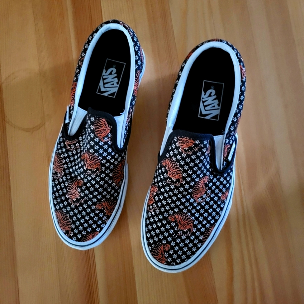 Van Slip on Floral Tiger